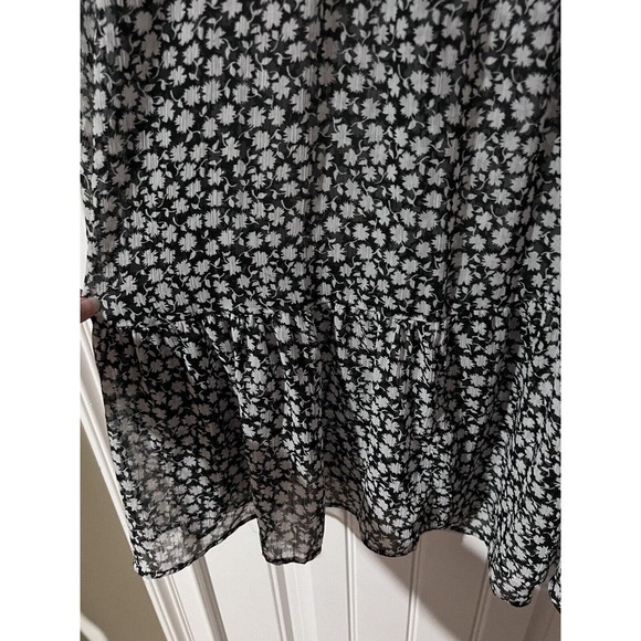 H&M Women’s Chiffon Blouse long sleeve floral black Relaxed-fit Yoke at back EUC - Picture 13 of 13